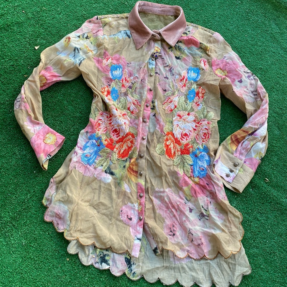 Embroidery blouse